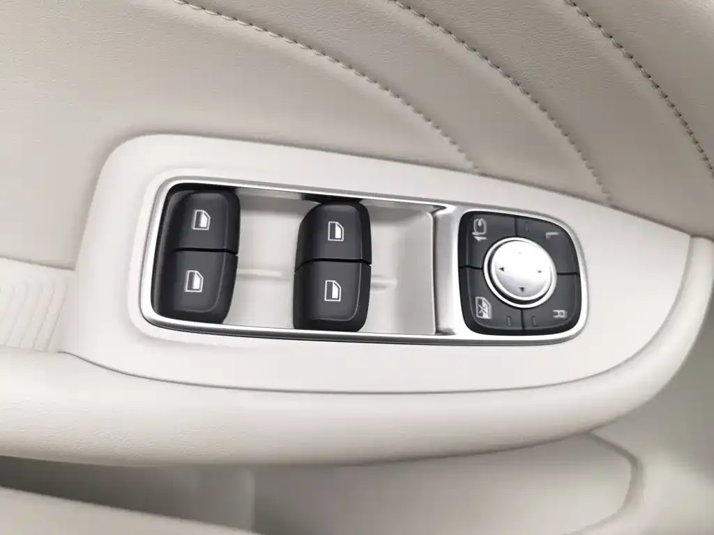 Roewe iMAX8 New Energy — фото 8