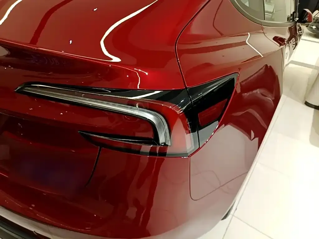 Tesla Model 3 — фото 6