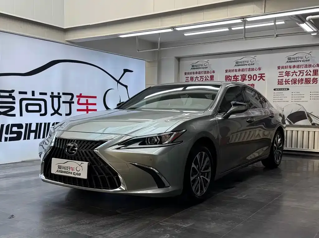 Lexus ES — фото 1