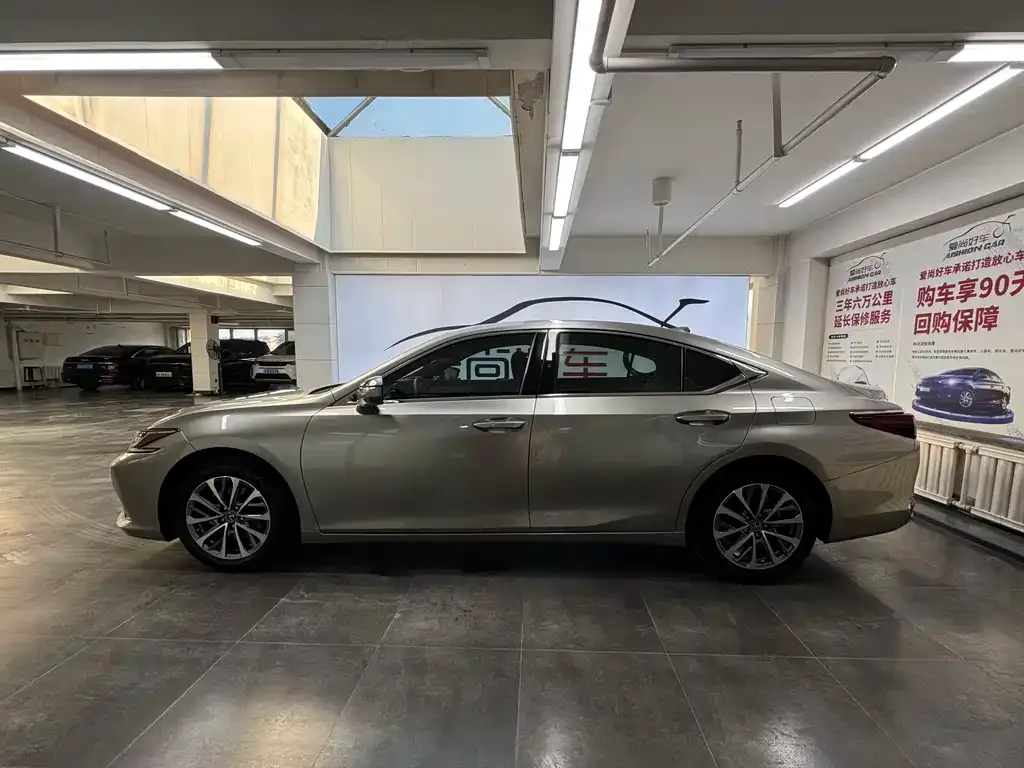 Lexus ES — фото 6