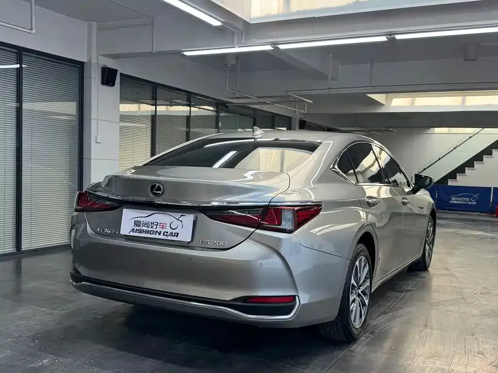Lexus ES — фото 2
