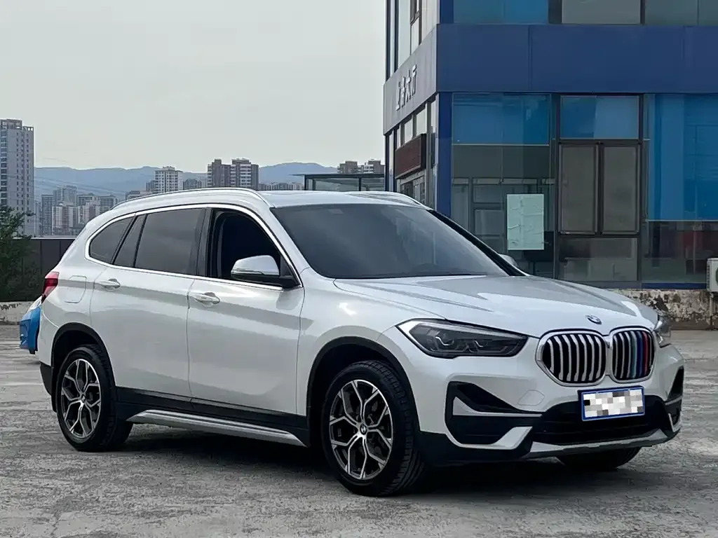 BMW X1 — фото 5