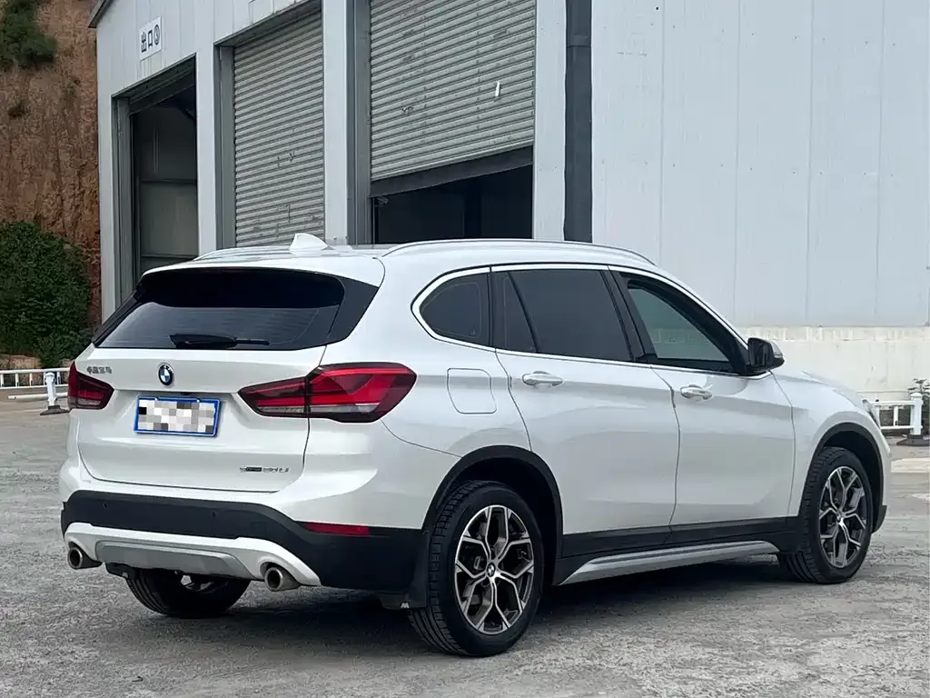 BMW X1 — фото 8