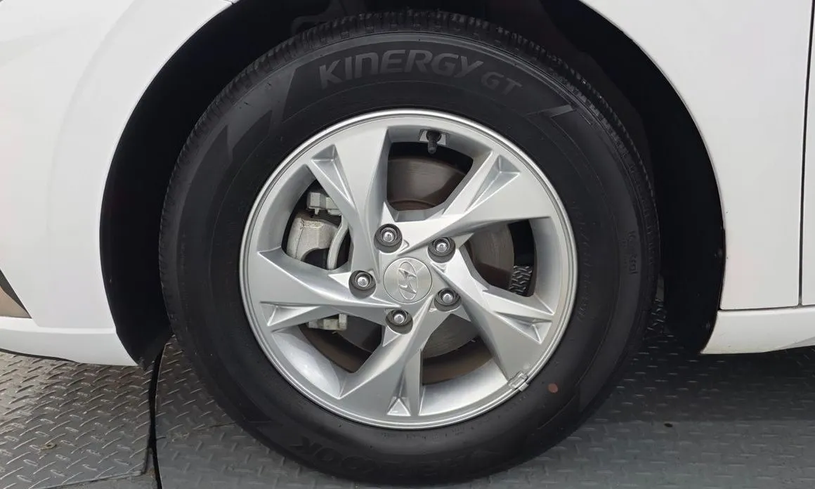 Hyundai AVANTE — фото 3