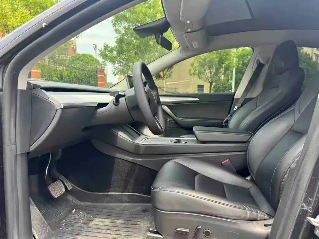 Tesla Model Y — фото 5