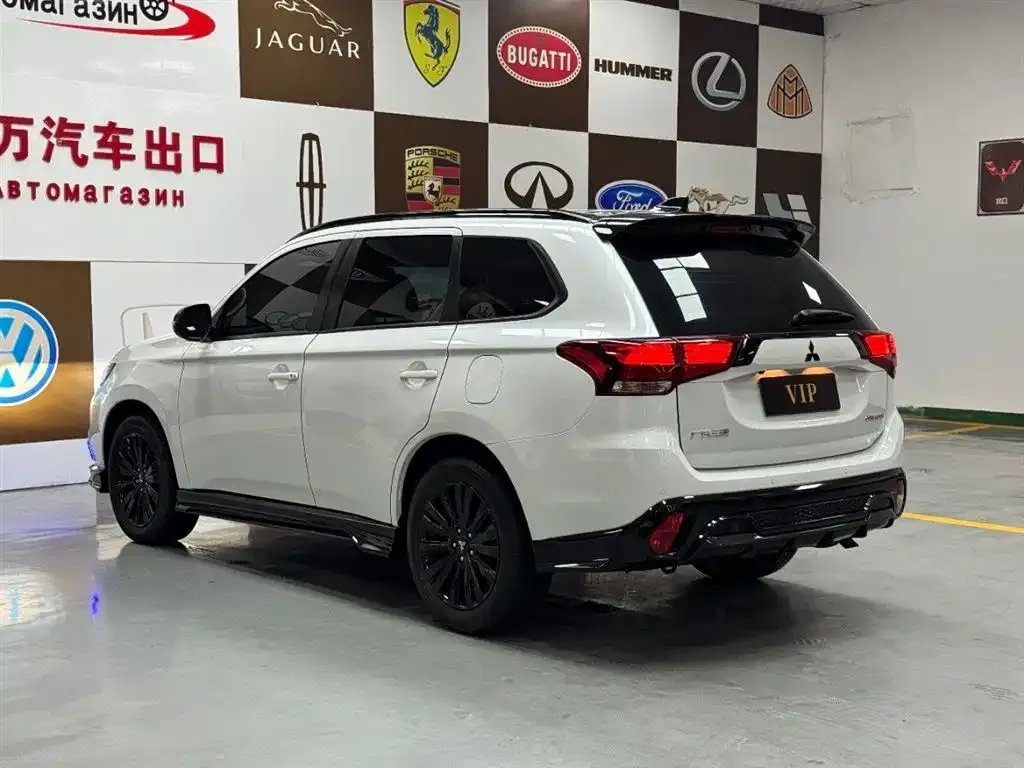 Mitsubishi Outlander — фото 2