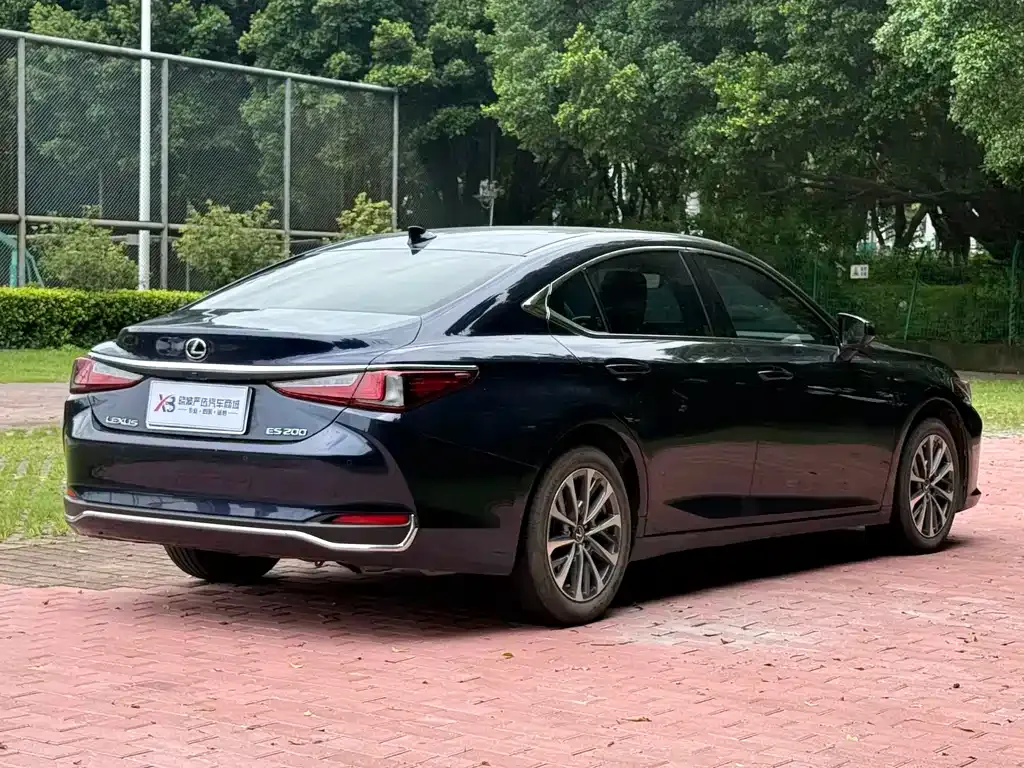Lexus ES — фото 9