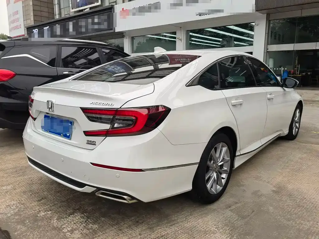 Honda Accord — фото 4