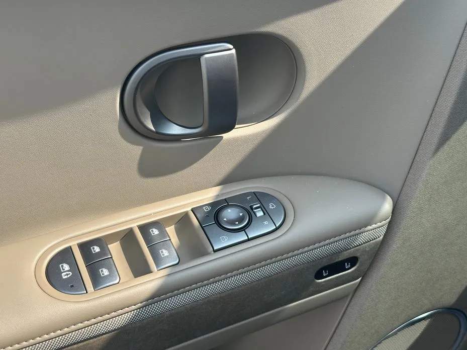 Hyundai Ioniq5 — фото 8