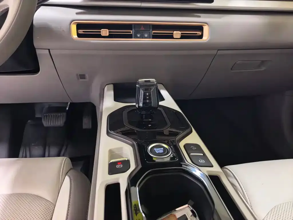 Geely Icon — фото 3