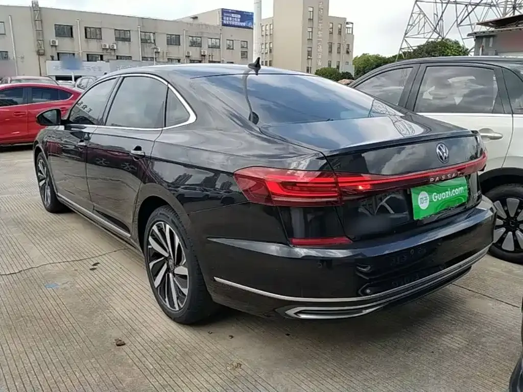 Volkswagen Passat — фото 5