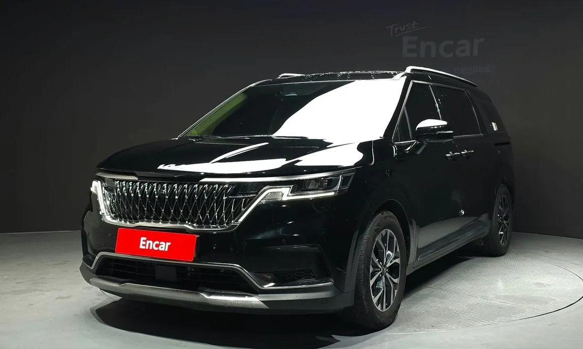 Kia Carnival — фото 1