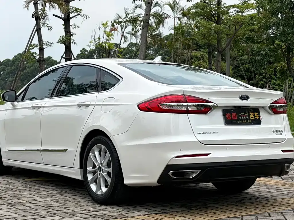 Ford Mondeo — фото 10