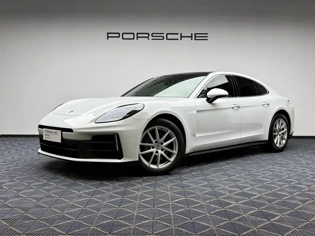 Porsche Panamera — фото 1