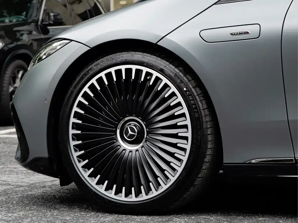 Mercedes-Benz EQS AMG — фото 4