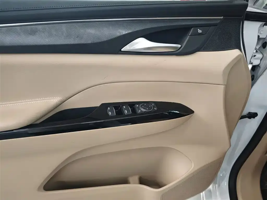 Buick GL8 Hybrid — фото 6