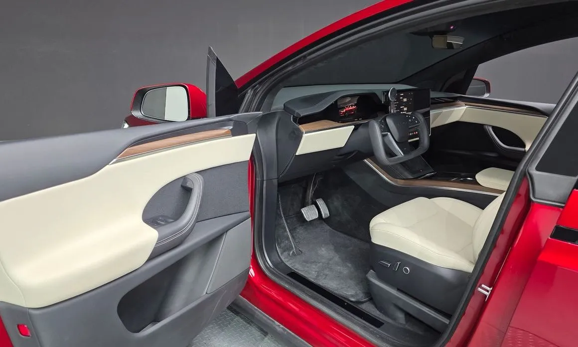 Tesla Model X 2023 из KR, фото 10