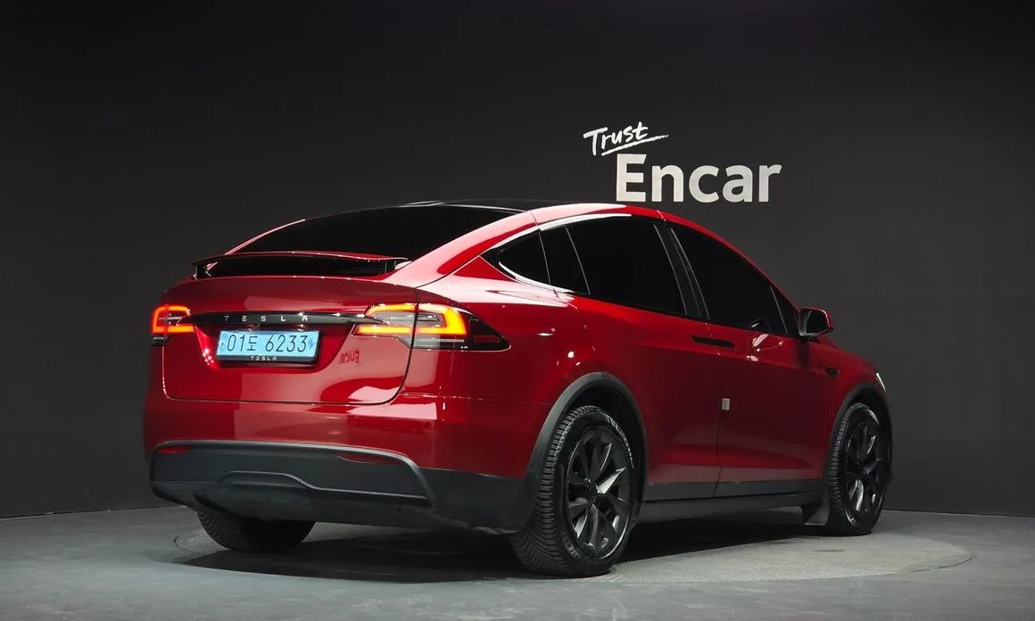 Tesla Model X 2023 из KR, фото 2
