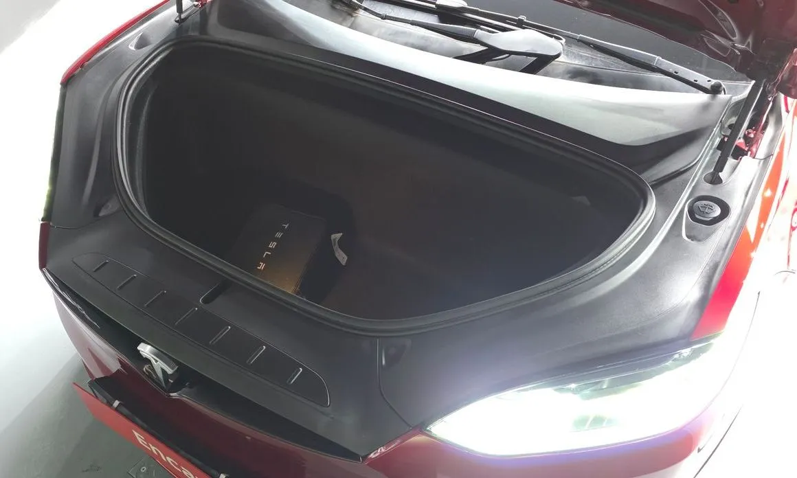 Tesla Model X 2023 из KR, фото 7