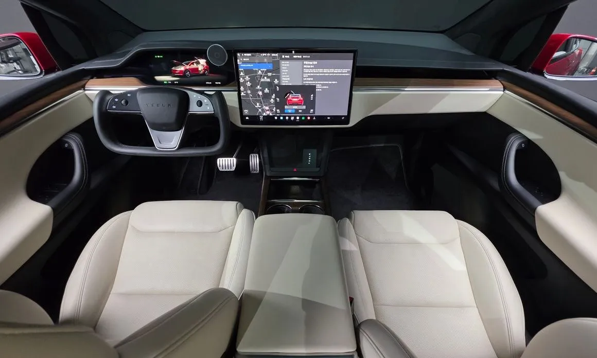Tesla Model X 2023 из KR, фото 3
