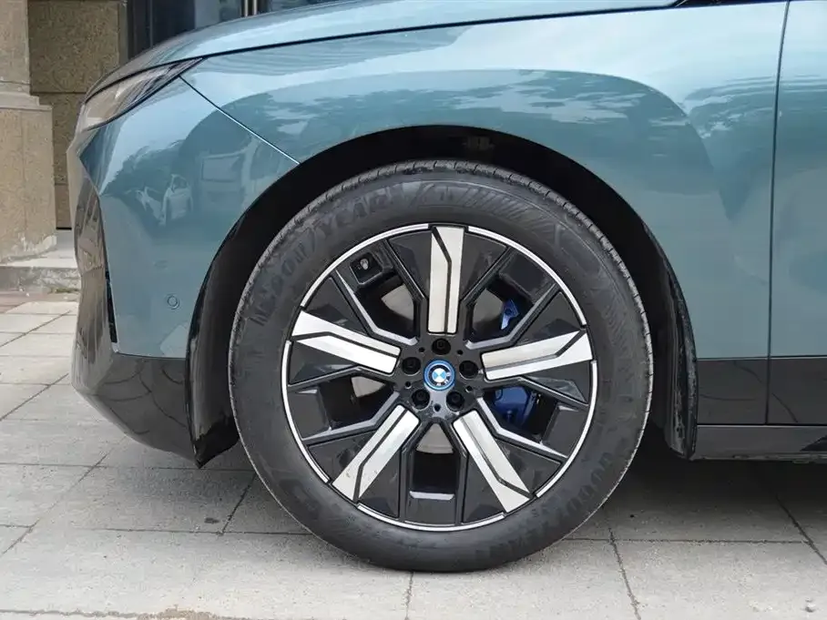 BMW iX — фото 9