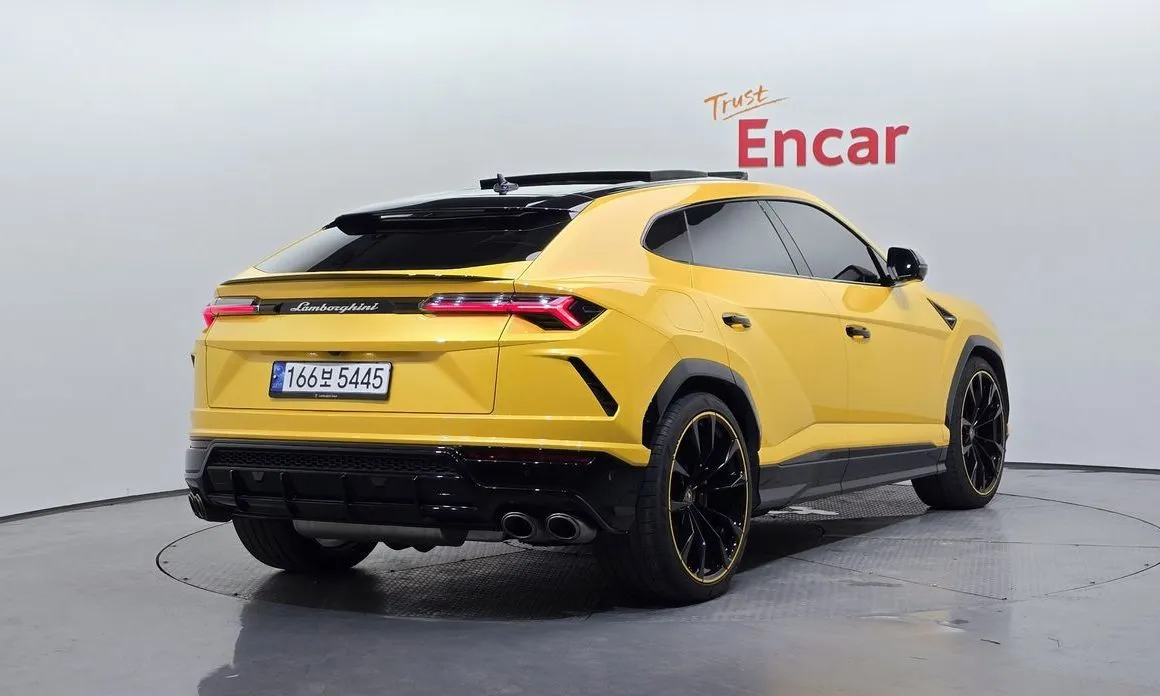 Lamborghini Urus 2022 из KR, фото 2