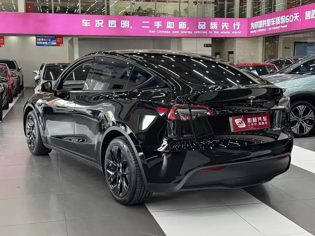 Tesla Model Y — фото 4