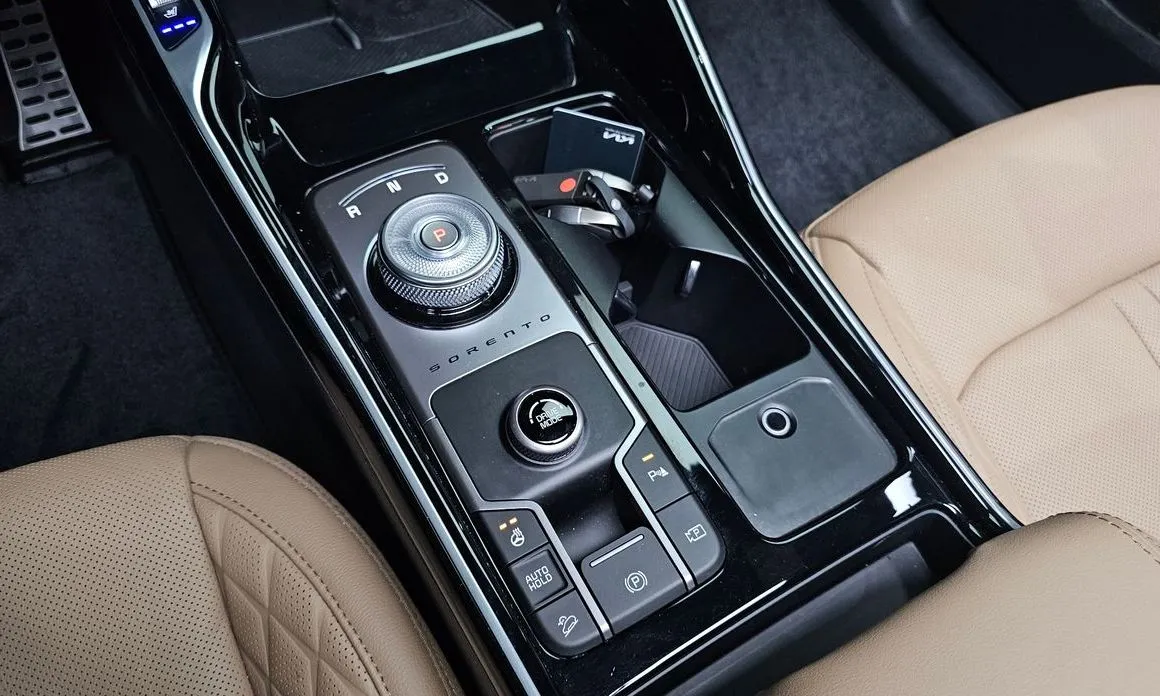 Kia Sorento — фото 10