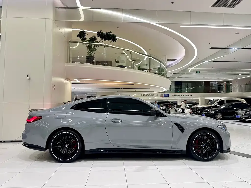 BMW M4 — фото 10