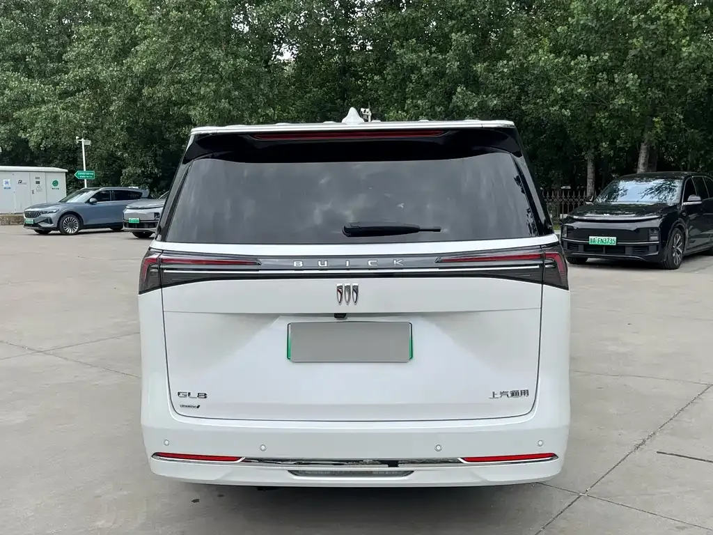 Buick GL8 Hybrid — фото 9