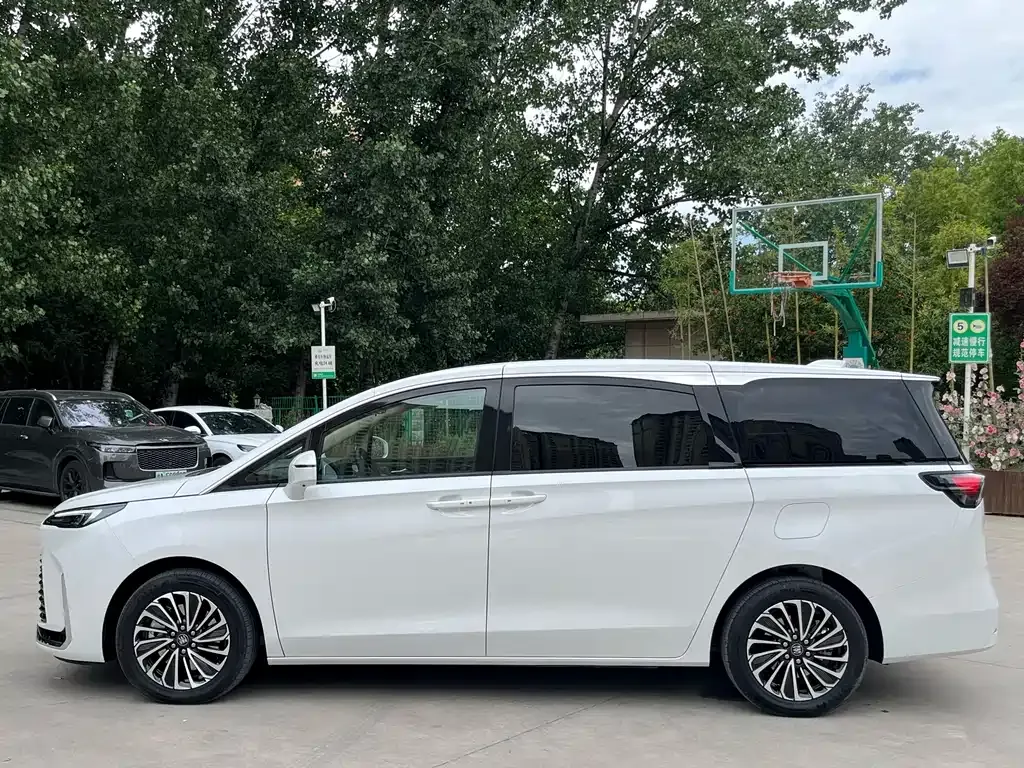 Buick GL8 Hybrid — фото 8