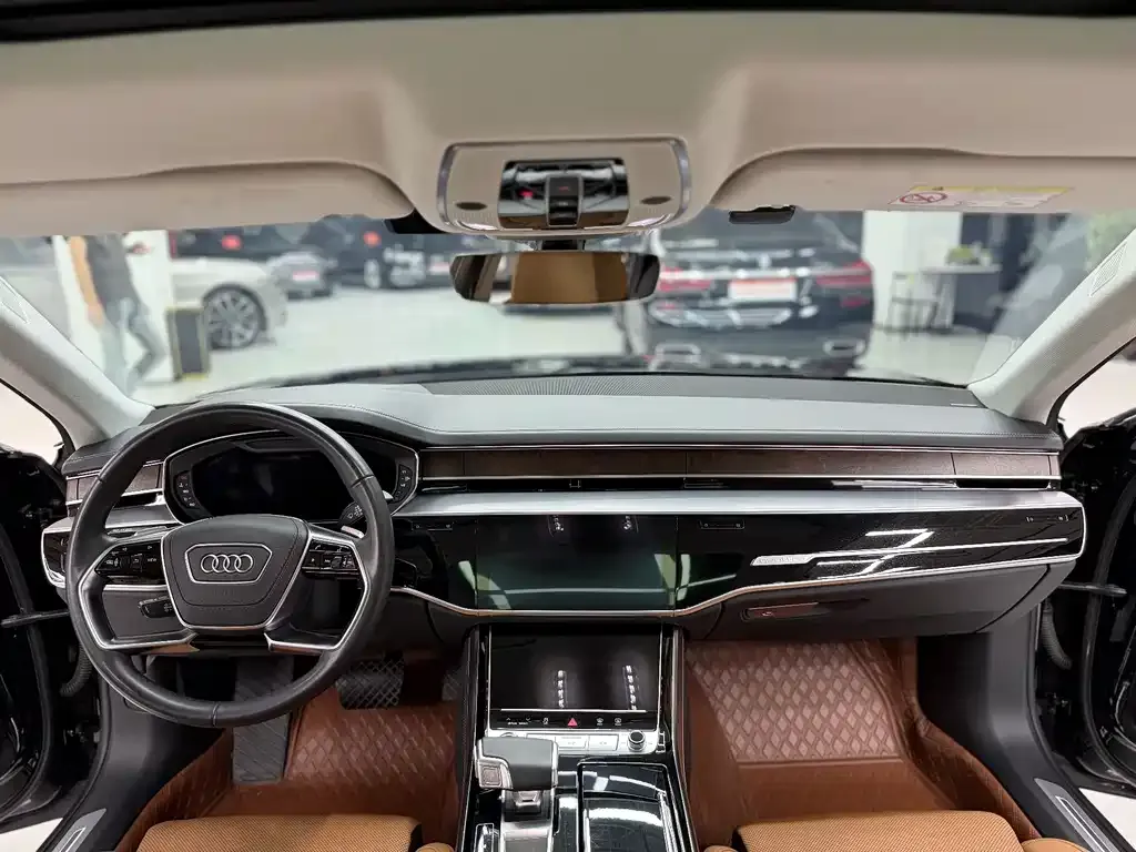 Audi A8 — фото 5