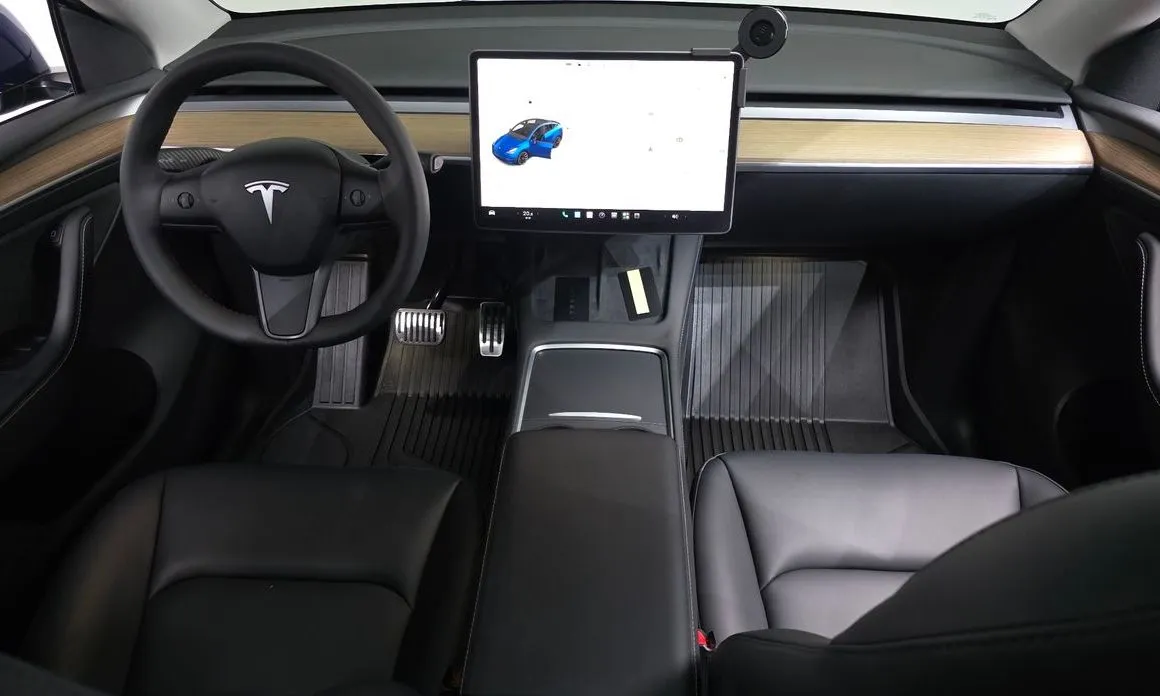 Tesla Model Y — фото 3