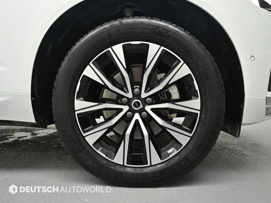 Volvo XC60 — фото 10