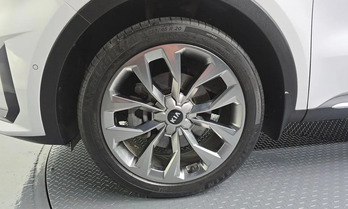 Kia Sorento — фото 8