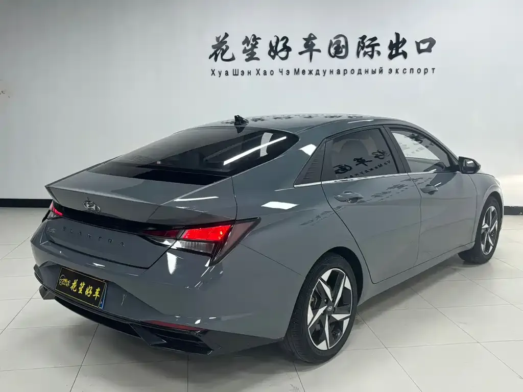 Hyundai Elantra — фото 10