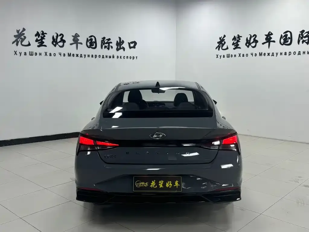 Hyundai Elantra — фото 2