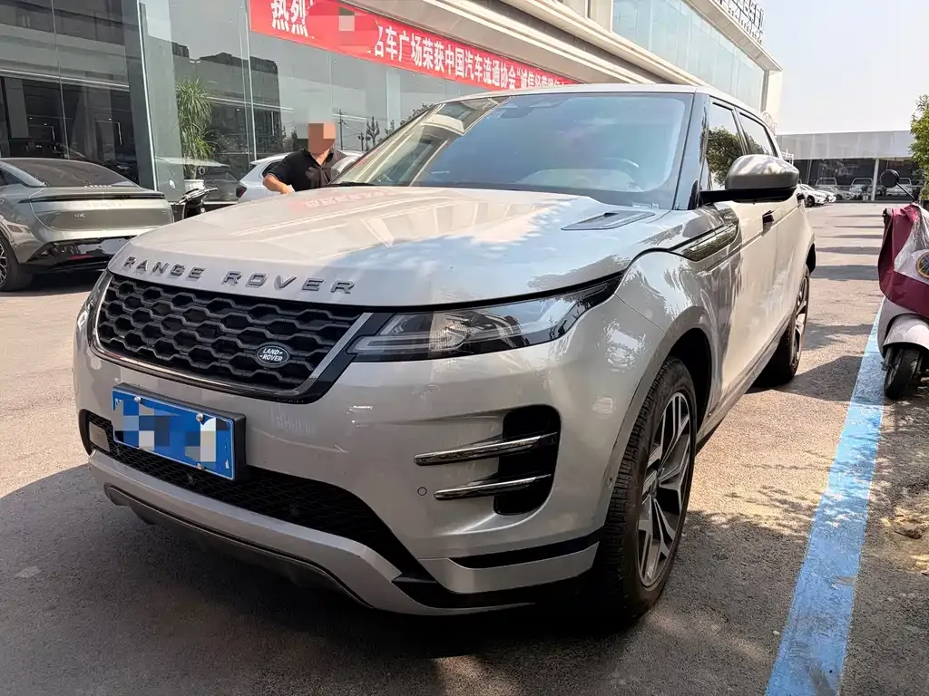 Land Rover Evoque — фото 1