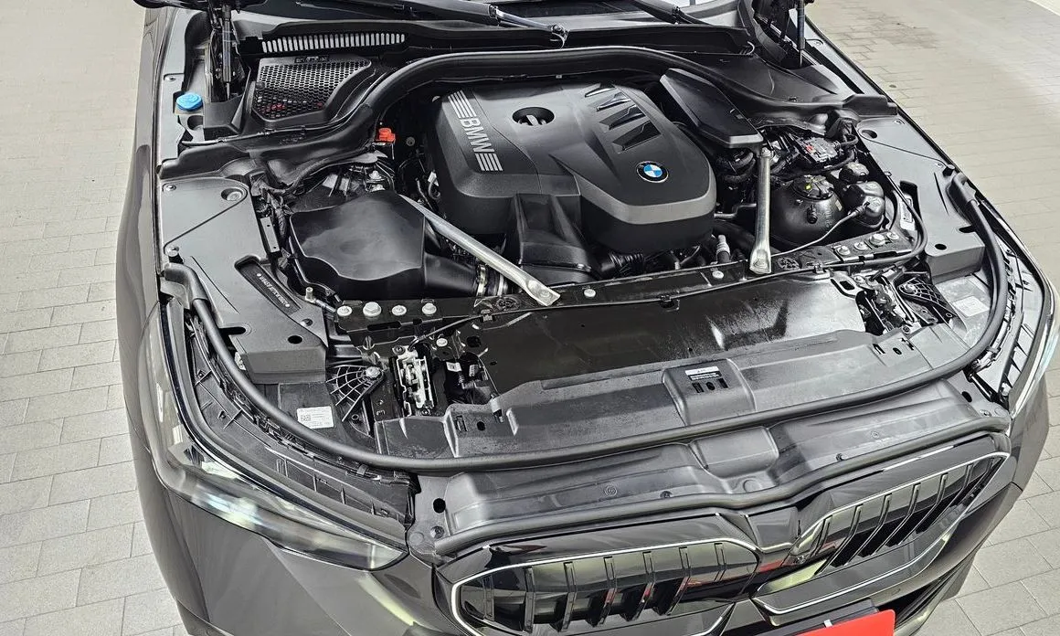 BMW 5-Series — фото 8
