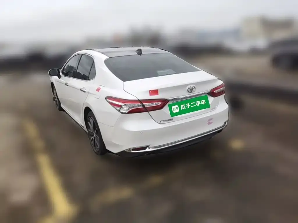 Toyota Camry — фото 10