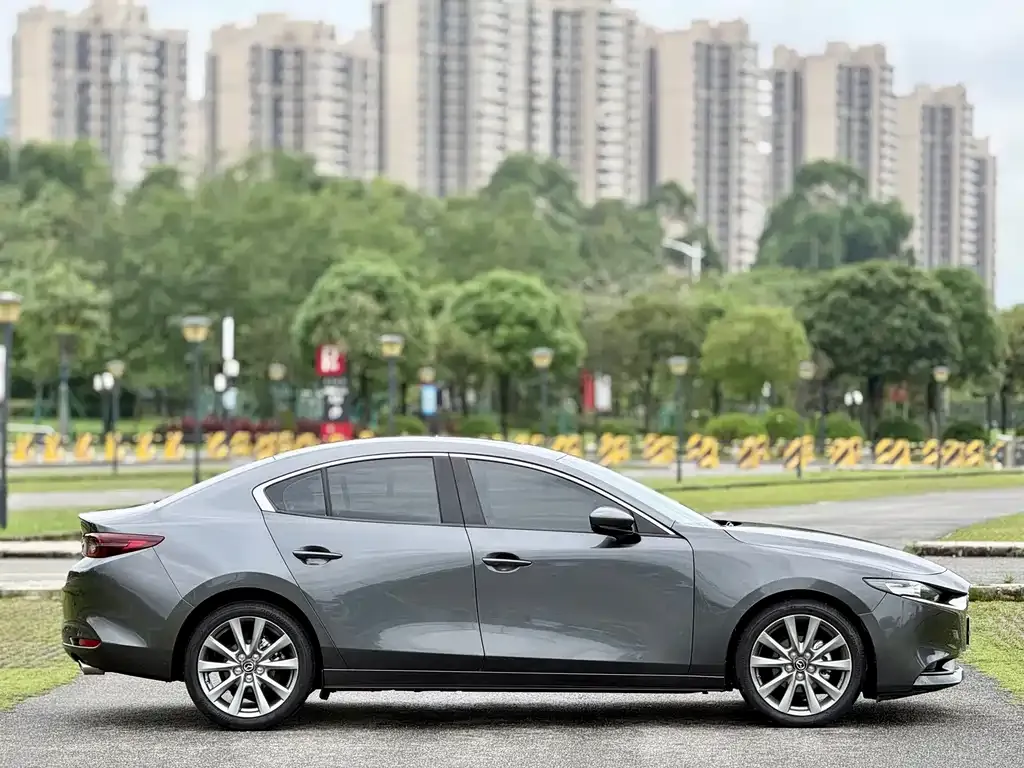 Mazda 3 Axela 2022 из CN, фото 3