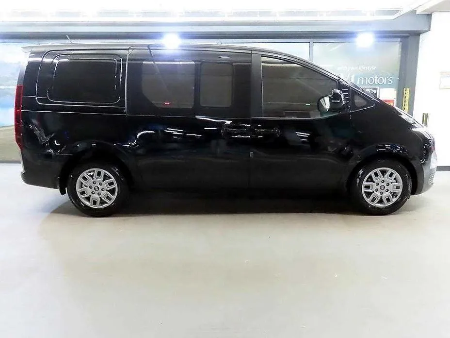 Hyundai Staria — фото 2