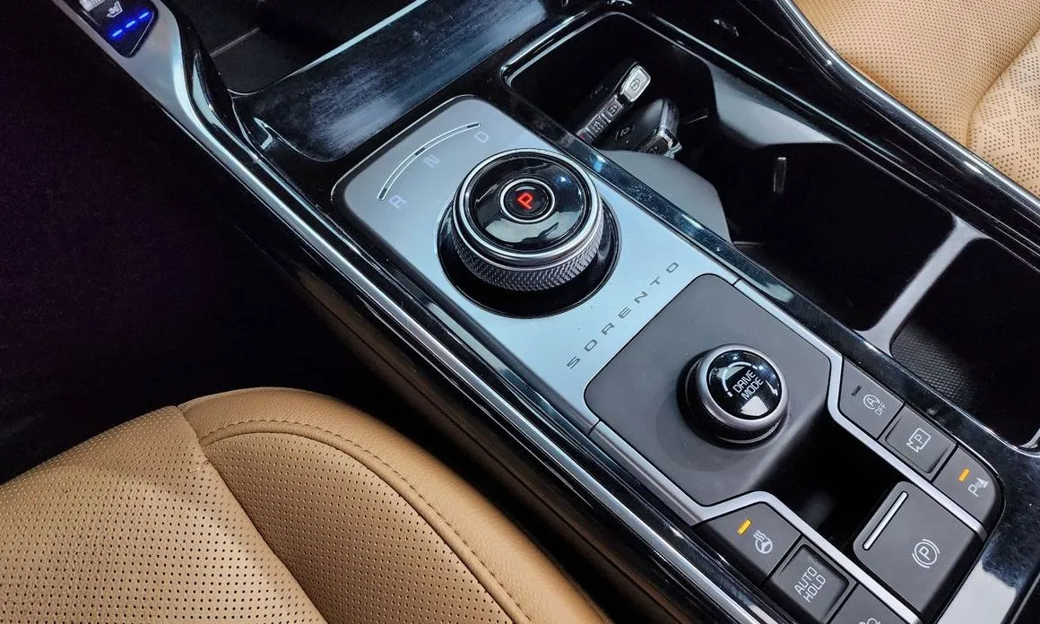 Kia Sorento — фото 4