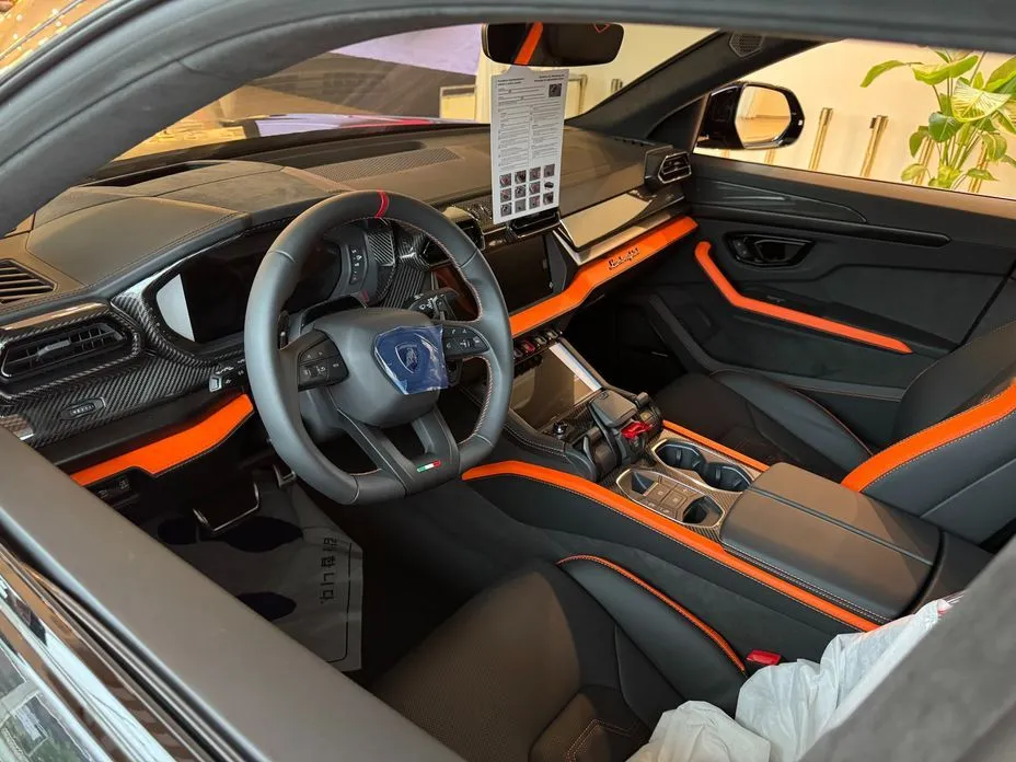 Lamborghini Urus 2026 из KR, фото 4