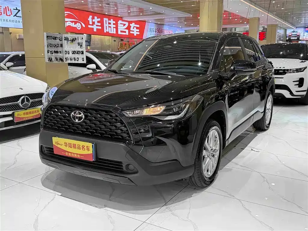 Toyota Corolla Cross — фото 1