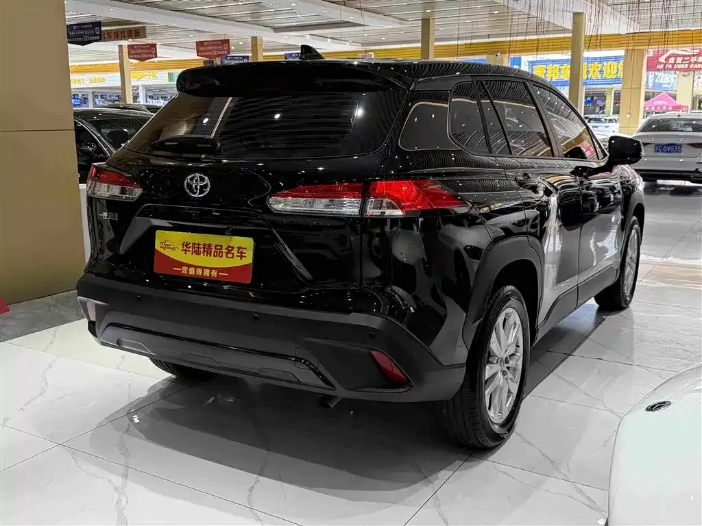 Toyota Corolla Cross — фото 2