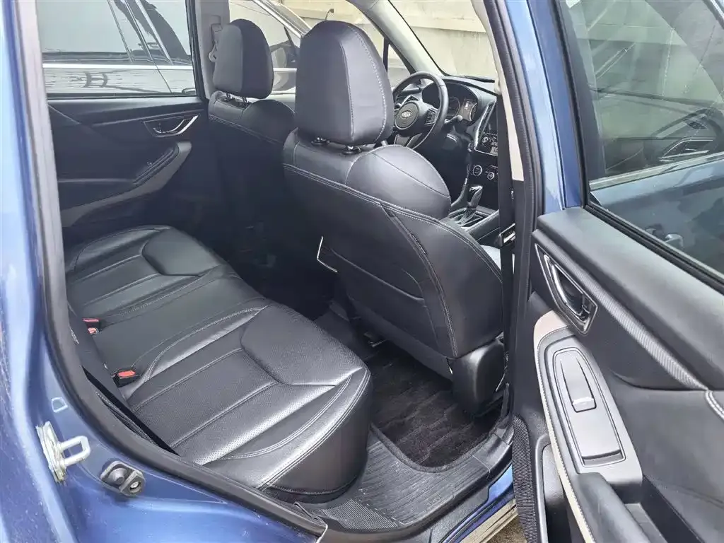 Subaru Forester — фото 2