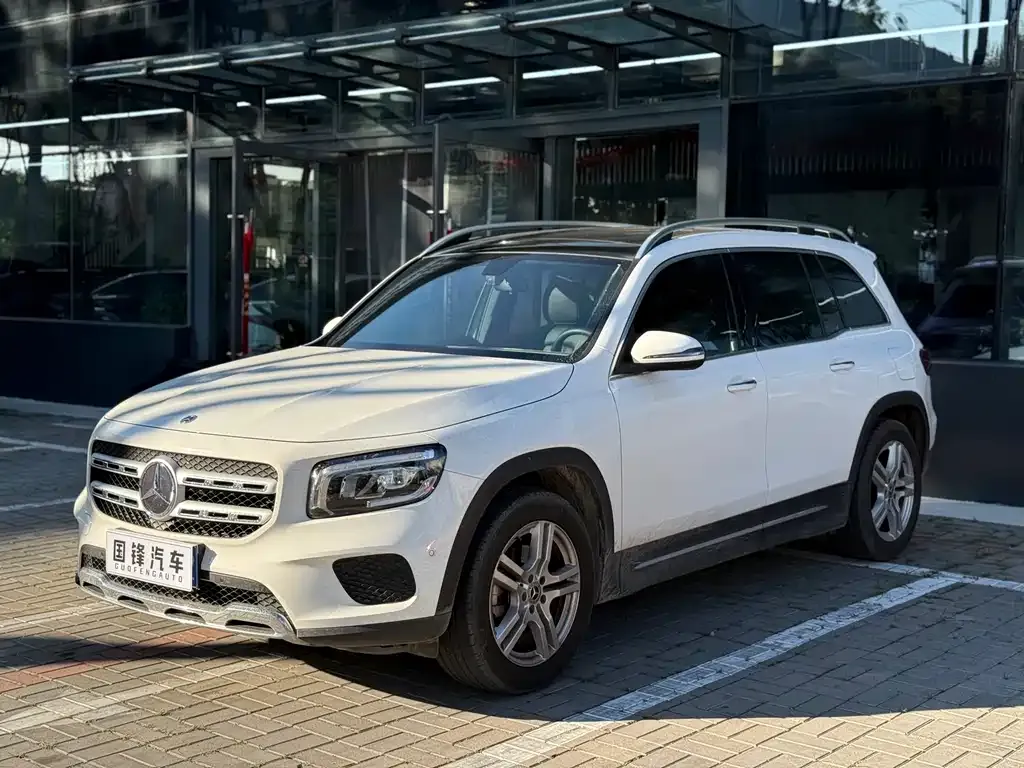 Mercedes-Benz GLB — фото 1