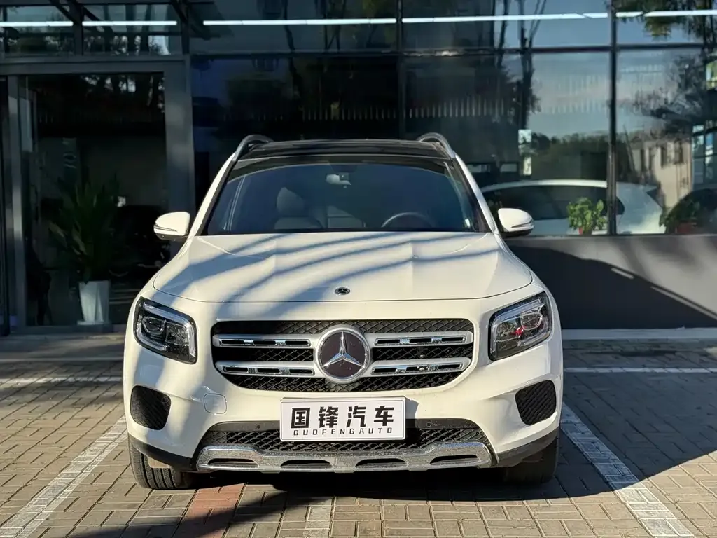 Mercedes-Benz GLB — фото 10