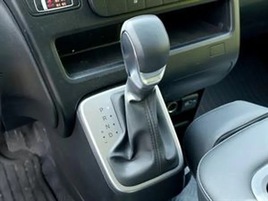 Hyundai Staria — фото 3